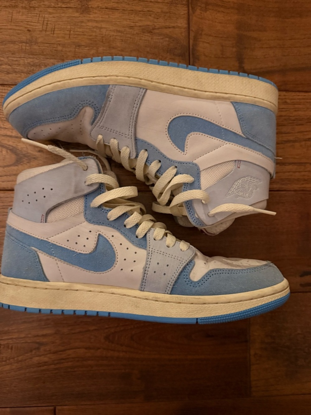 JORDAN - Nike - Women's 9 - Carolina Blue - Hightop